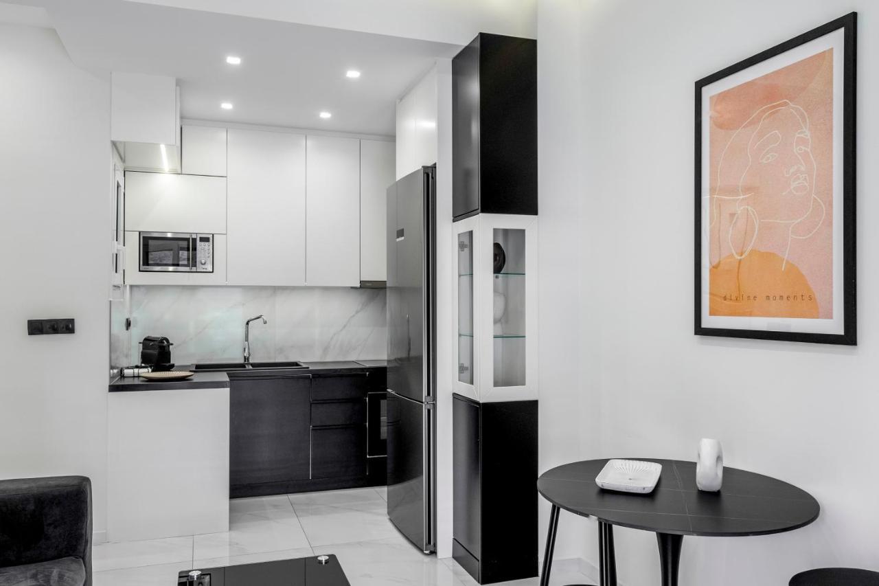 Central 2Br Apartment In The Heart Of Athènes Extérieur photo