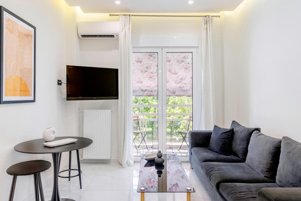 Central 2Br Apartment In The Heart Of Athènes Extérieur photo