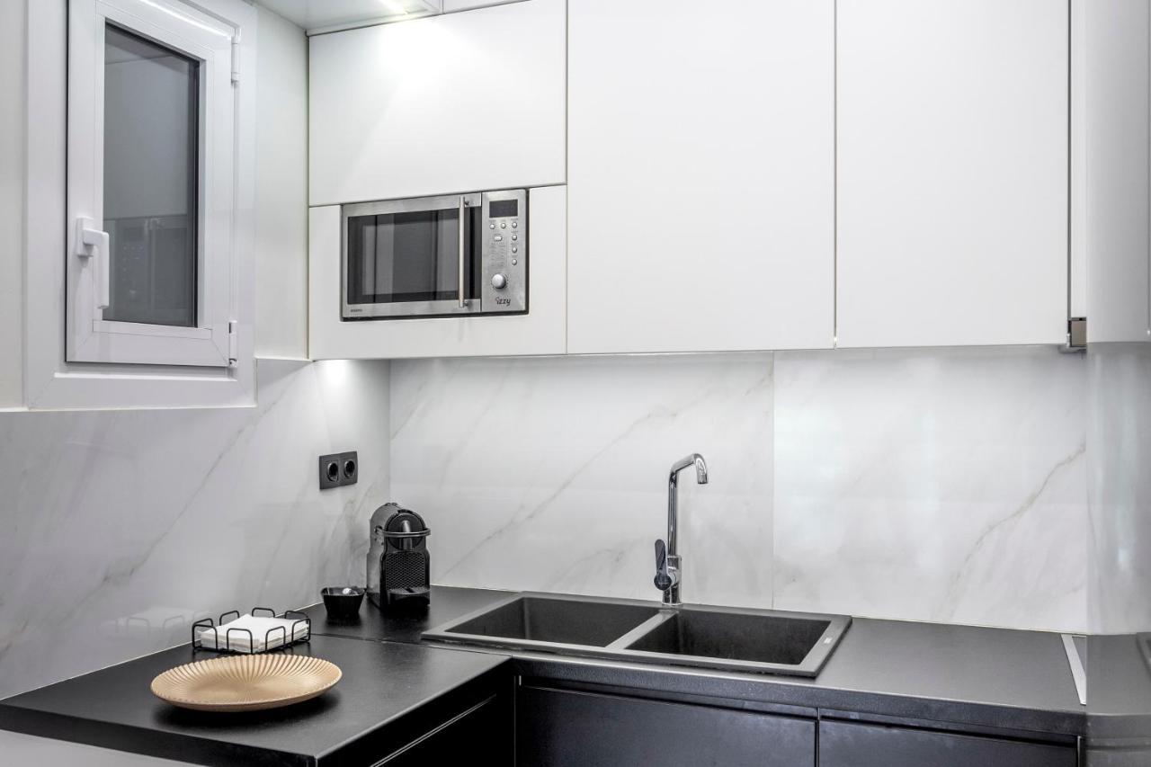 Central 2Br Apartment In The Heart Of Athènes Extérieur photo