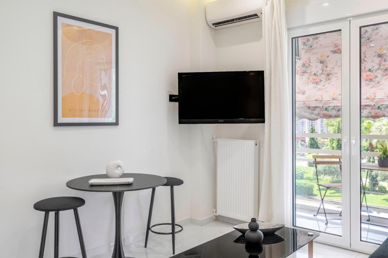 Central 2Br Apartment In The Heart Of Athènes Extérieur photo