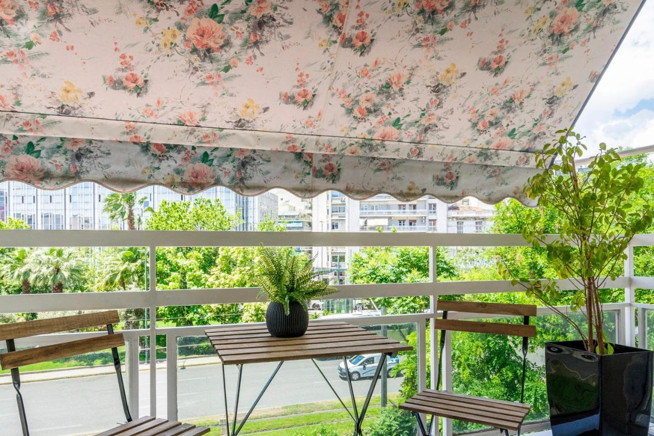 Central 2Br Apartment In The Heart Of Athènes Extérieur photo